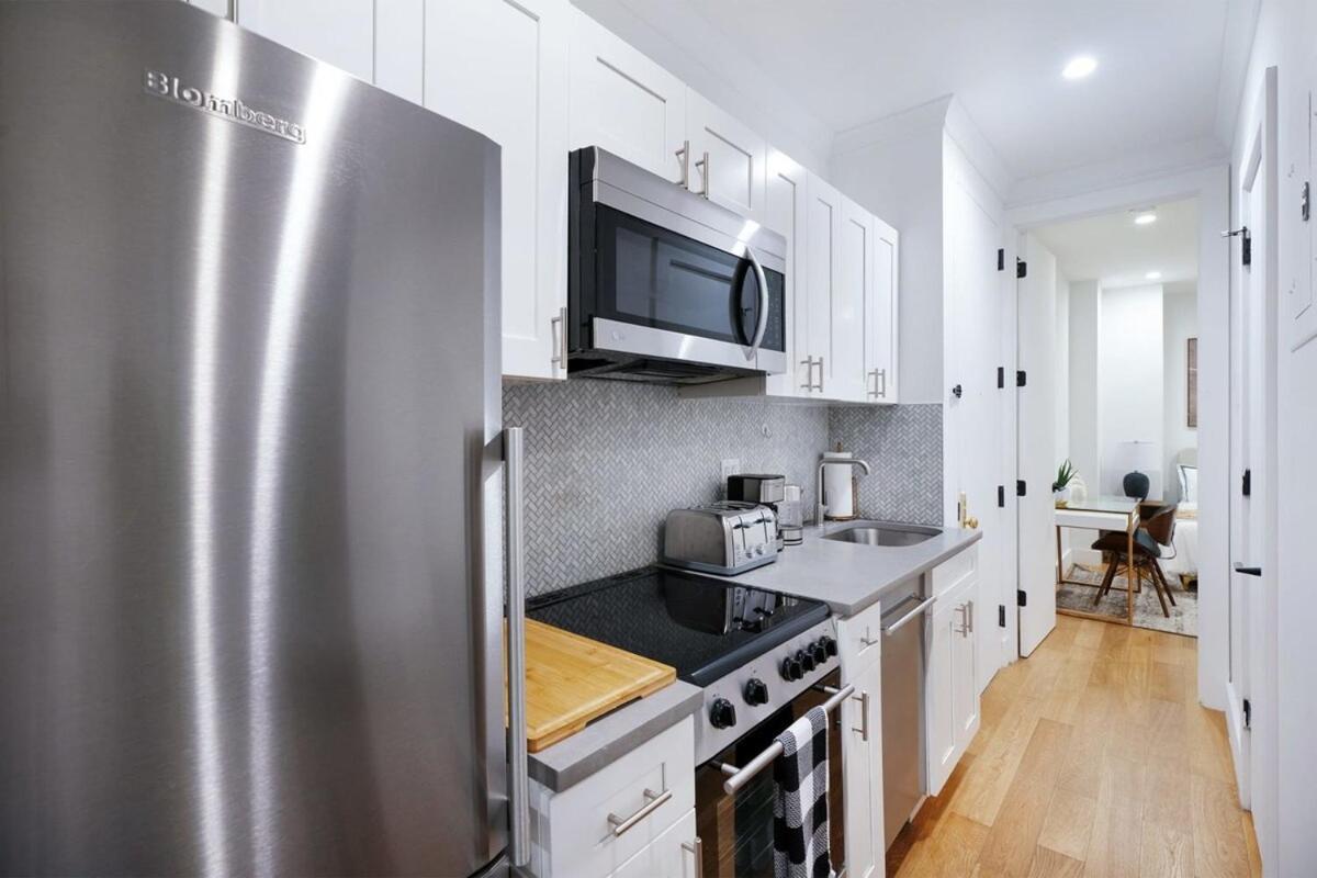1290-7 New Renovated 2 Bedrooms In Ues Apartment *